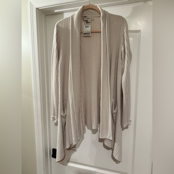 BAREFOOT DREAMS CCUL DRAPED SHAWL
COLLAR CARDI - Picture 8 of 10